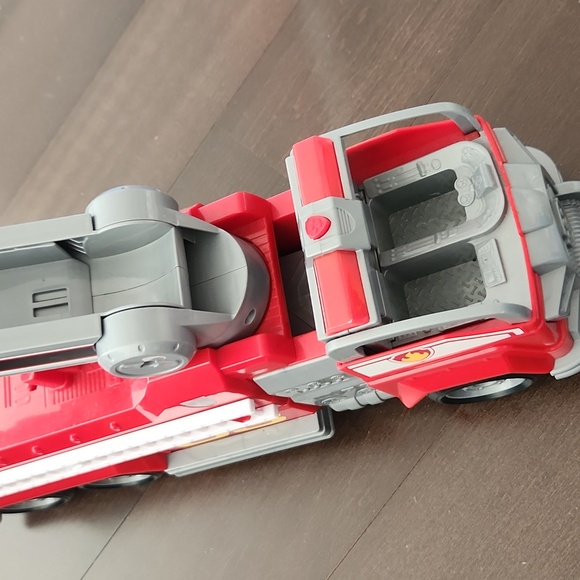 Paw Patrol Firetruck - Picture 3 of 3
